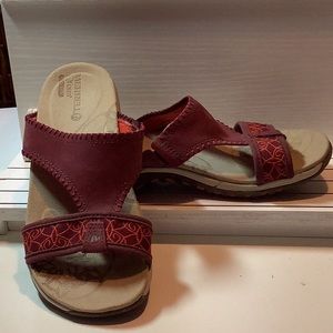 Size 6 Merrell Q Foam Air Cushion Sandals